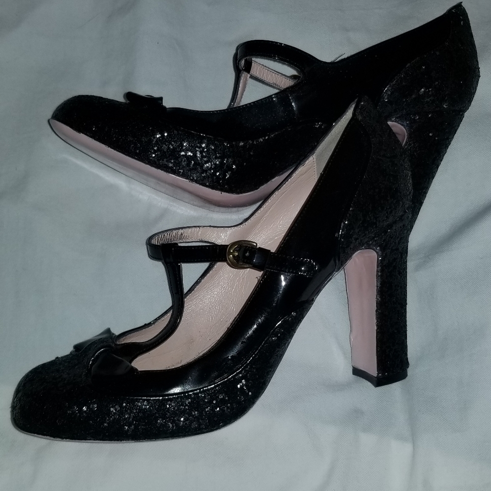 RED VALENTINO Black Patent Glitter T-Strap